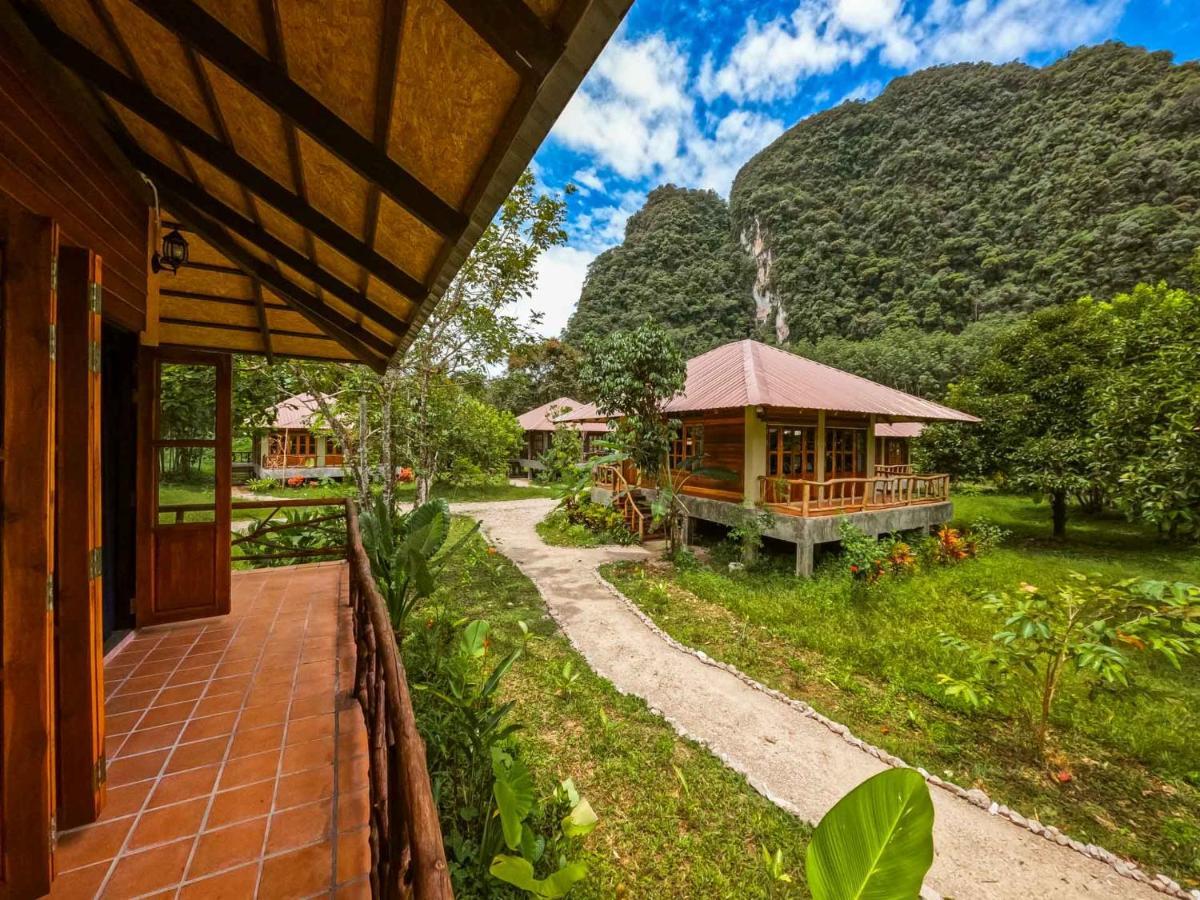 Monkey Mansion - Jungalows & Tours Khao Sok National Park Eksteriør bilde